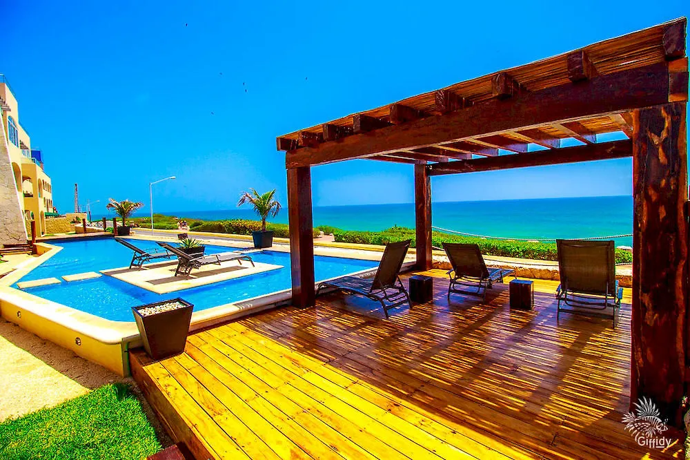 Isla 33 Resort & Villas location